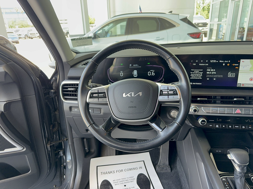 Used 2023 Kia Telluride LX FWD image 33