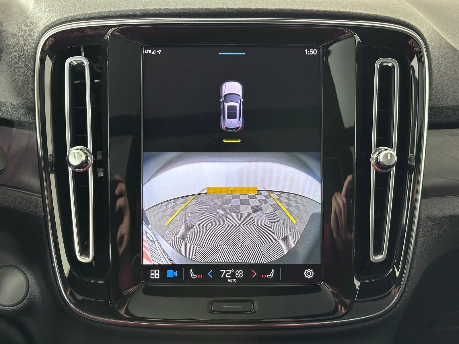 Used 2023 Volvo XC40 Recharge Plus image 41