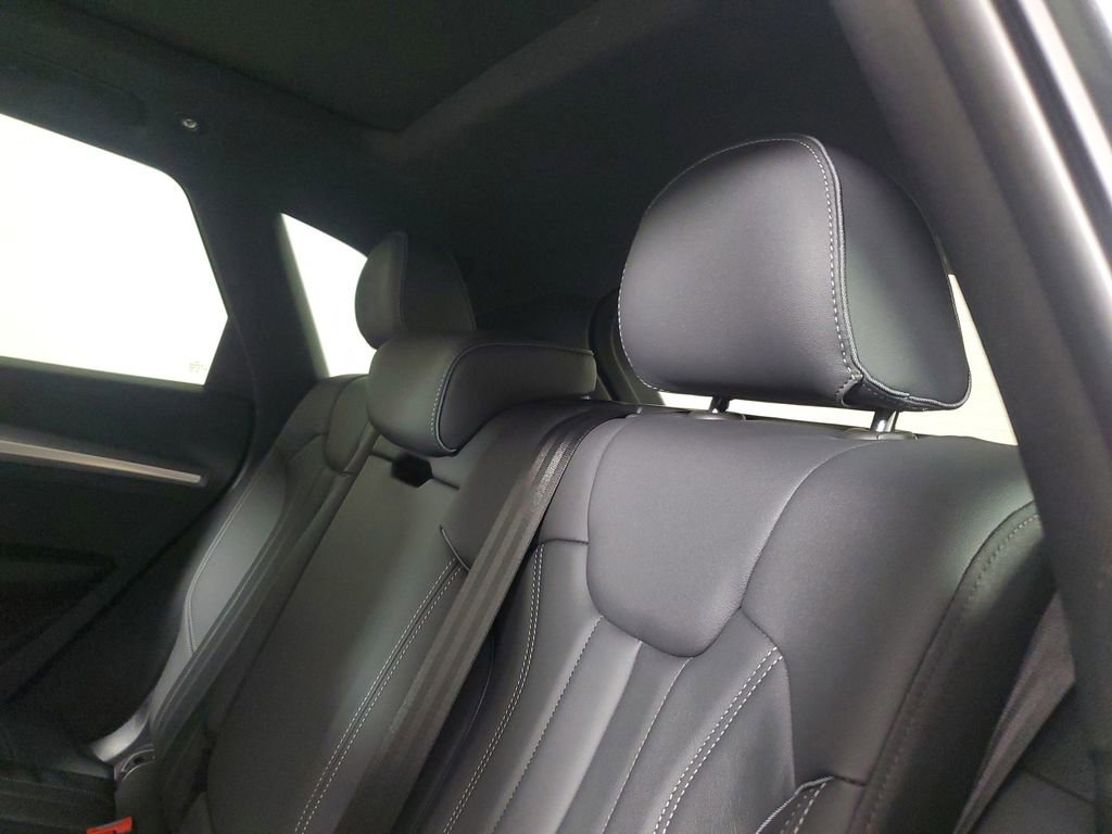 Certified 2025 Audi Q5 2.0T Premium AWD/4WD image 13
