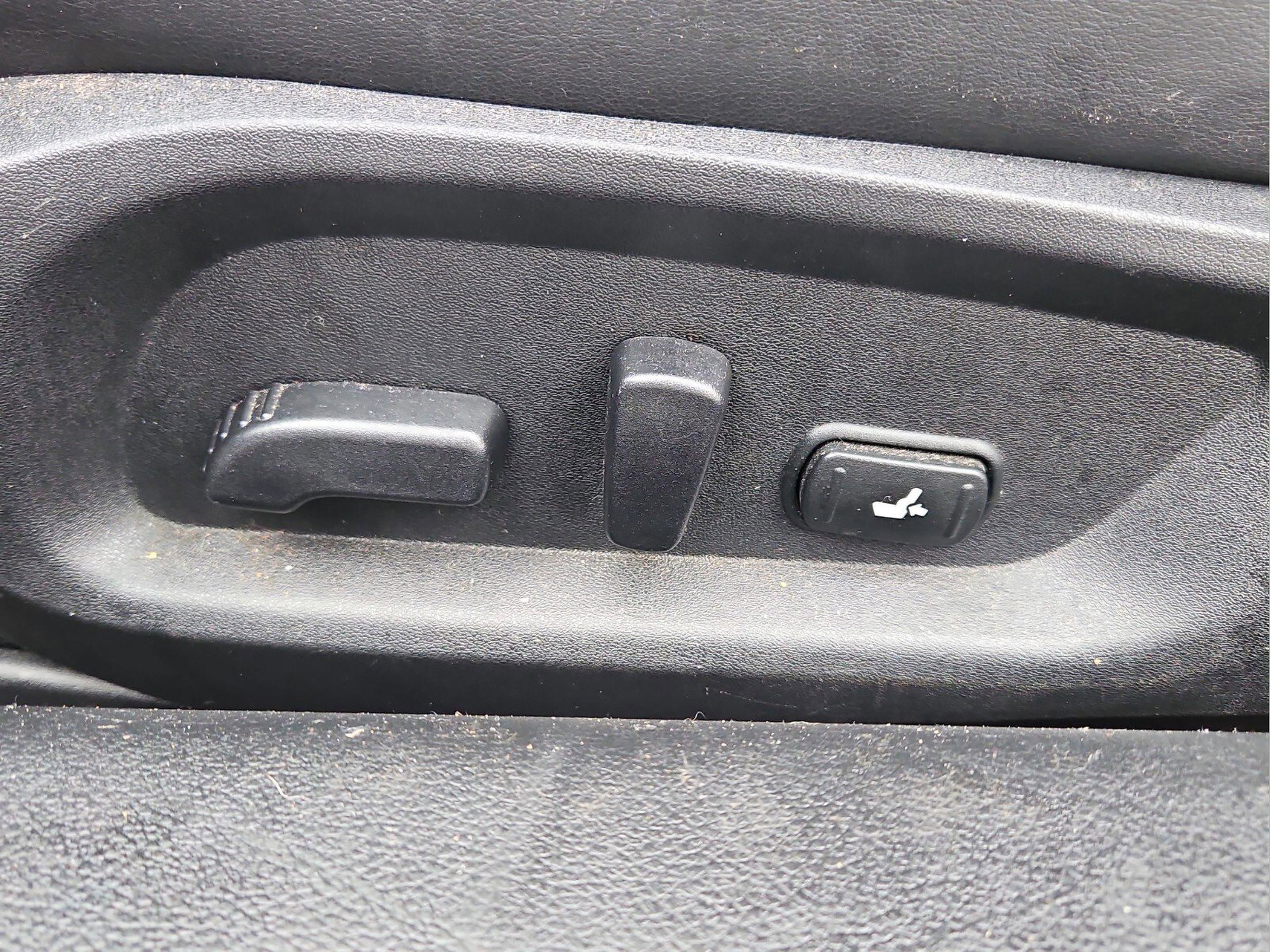 Used 2017 INFINITI Q60 Red Sport 400 image 12