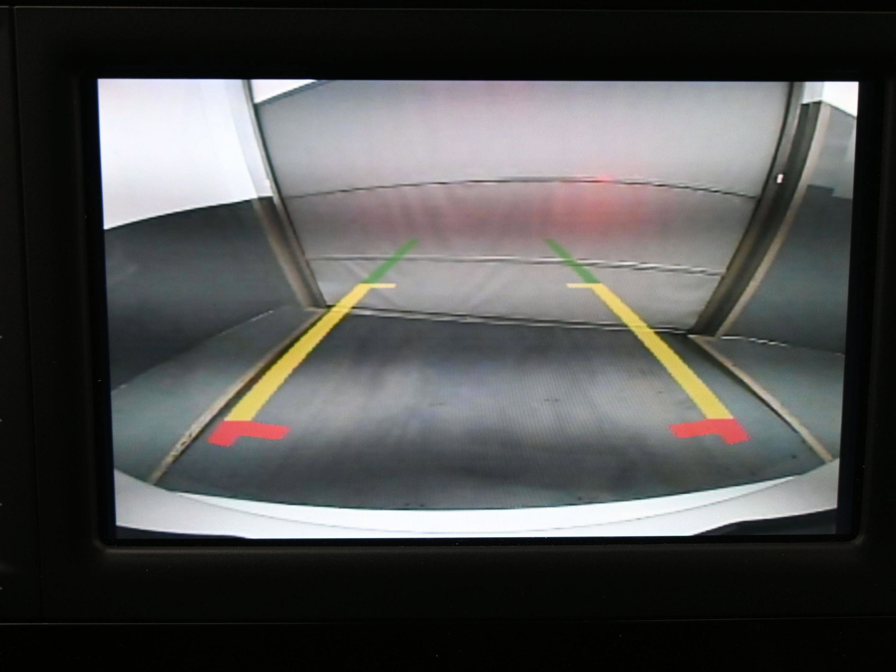 Used 2023 Chrysler Voyager LX image 16