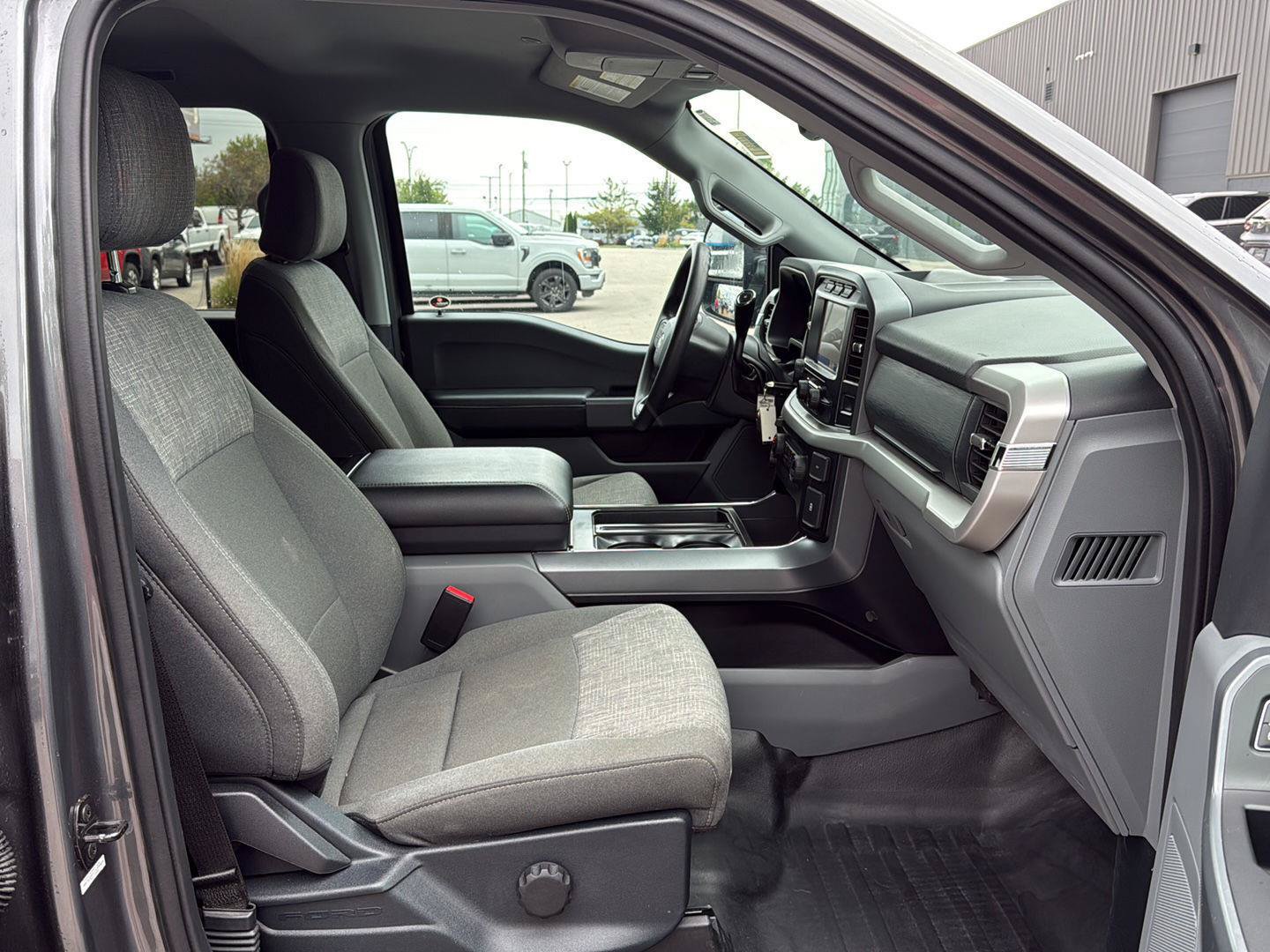 Used 2022 Ford F150 XLT w/ Trailer Tow Package AWD/4WD image 12
