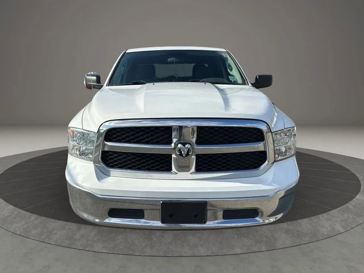 Used 2019 RAM 1500 Classic SLT AWD/4WD image 2