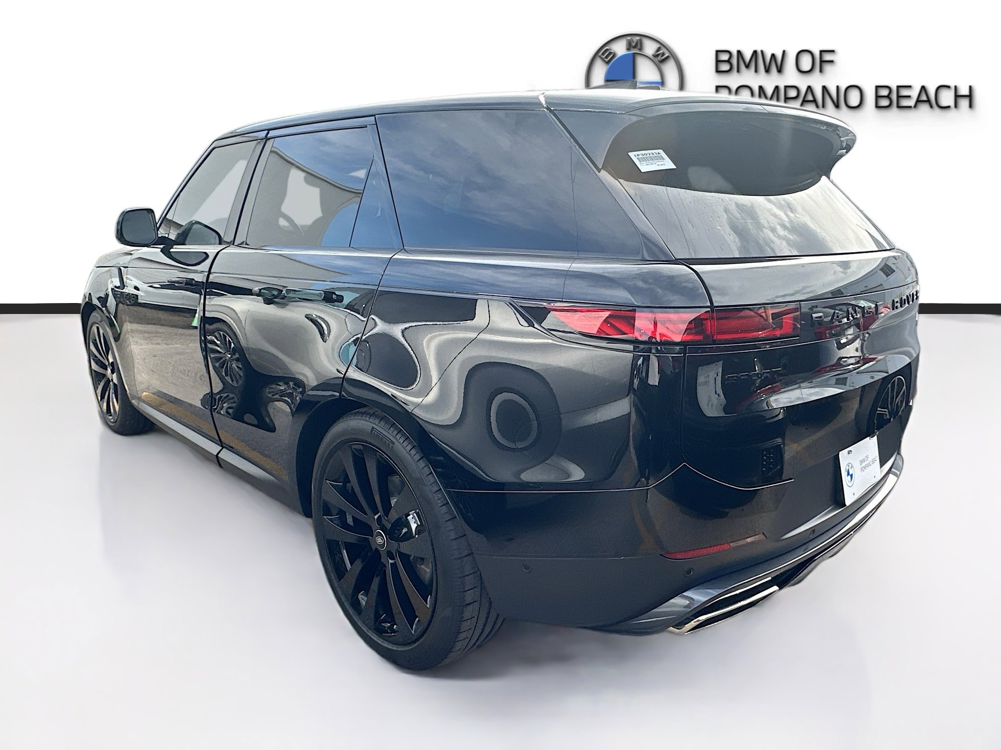 Used 2023 Land Rover Range Rover Sport SE image 4