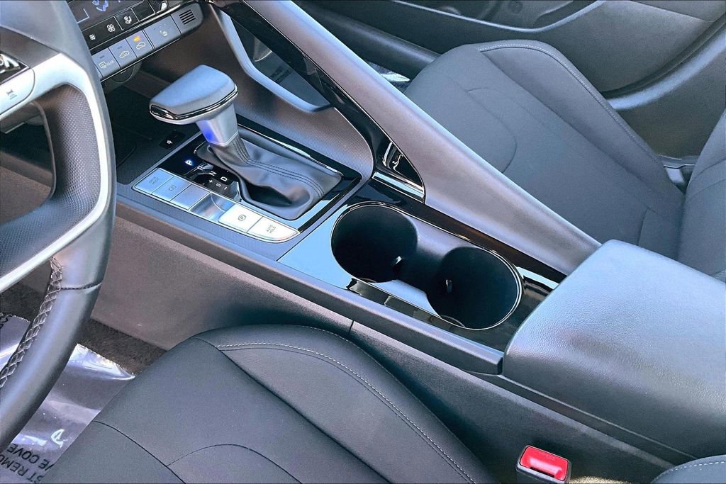 Used 2025 Hyundai Elantra SEL image 15