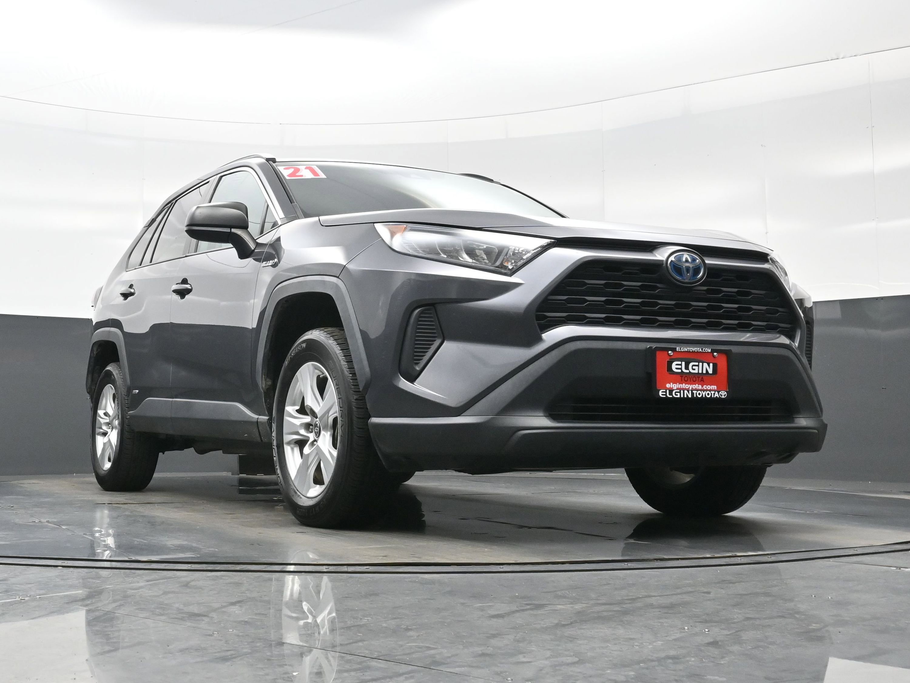 Used 2021 Toyota RAV4 LE AWD/4WD image 24