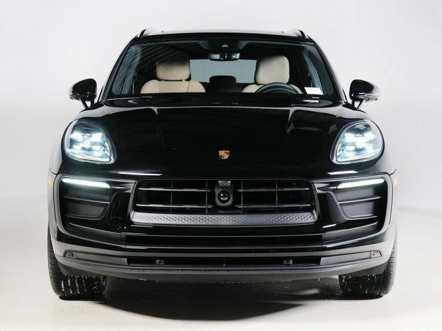 Certified 2026 Porsche Macan AWD/4WD image 6