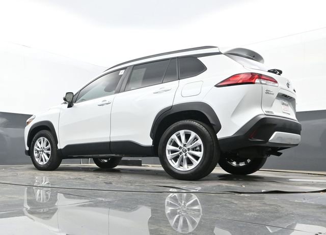 Used 2023 Toyota Corolla Cross LE w/ Moonroof Package image 27