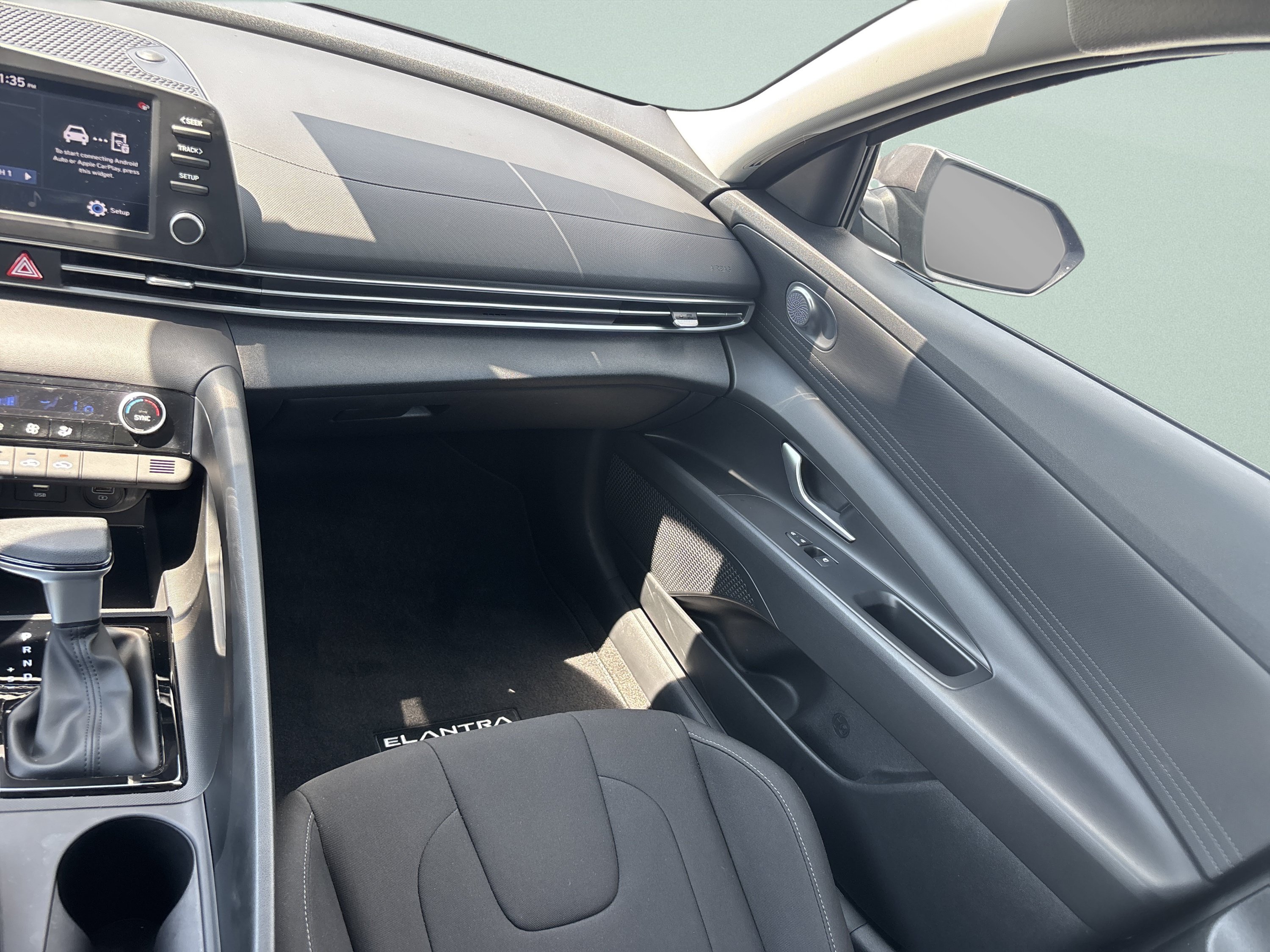 Used 2023 Hyundai Elantra SEL w/ Cargo Package FWD image 22