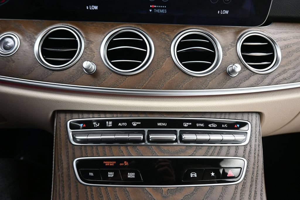 Used 2022 Mercedes-Benz E 350 Sedan w/ AMG Line Exterior image 26