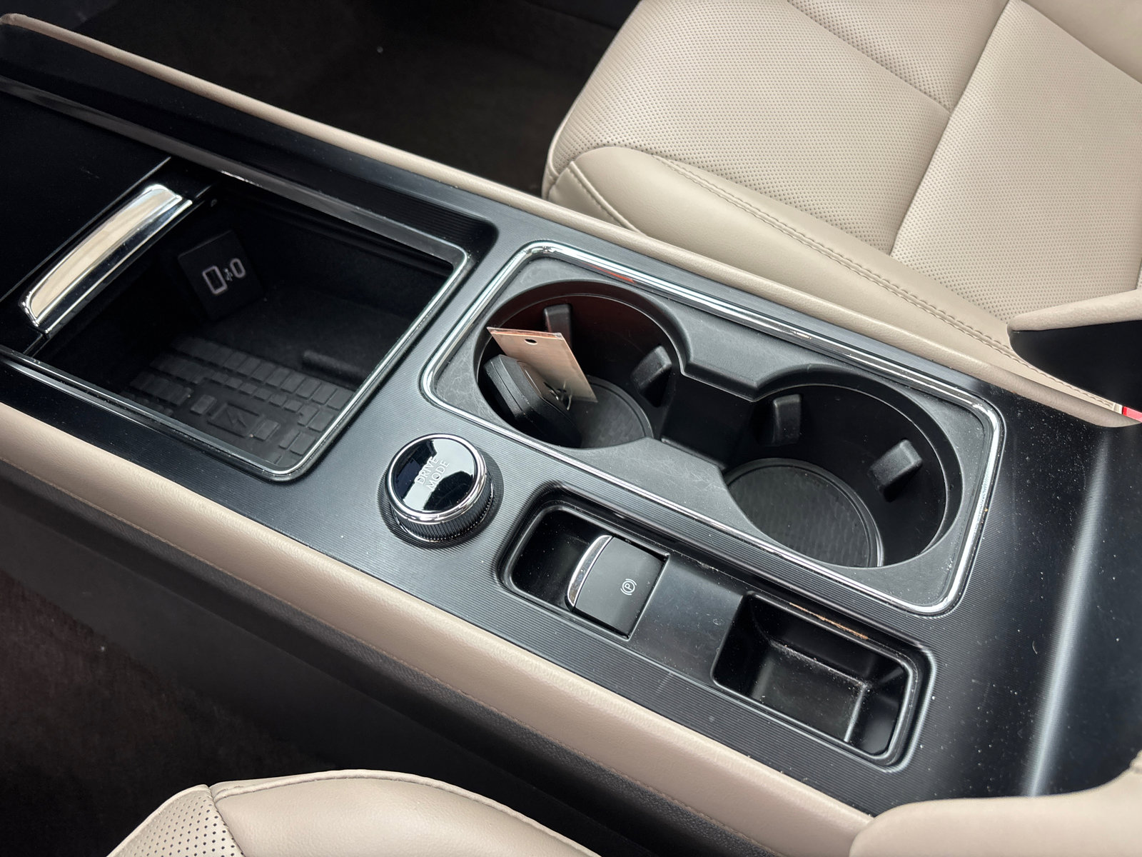 Certified 2024 Lincoln Corsair AWD w/ Equipment Group 101A image 24