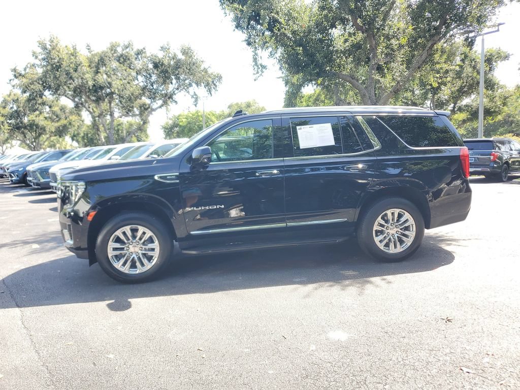 Certified 2022 GMC Yukon SLT w/ SLT Premium Package AWD/4WD image 2