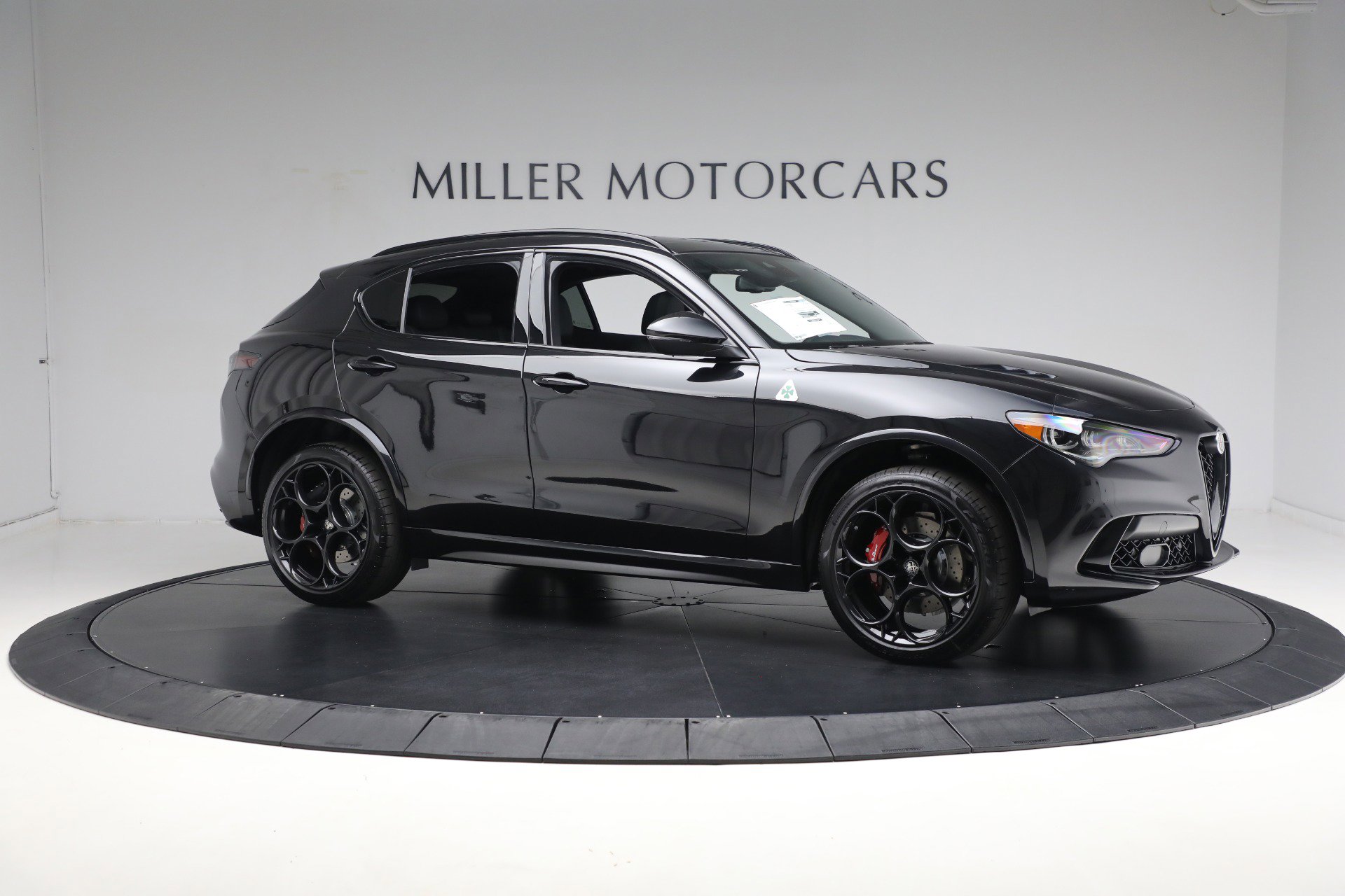 New 2024 Alfa Romeo Stelvio Quadrifoglio w/ Active Assist Plus Package AWD/4WD image 21