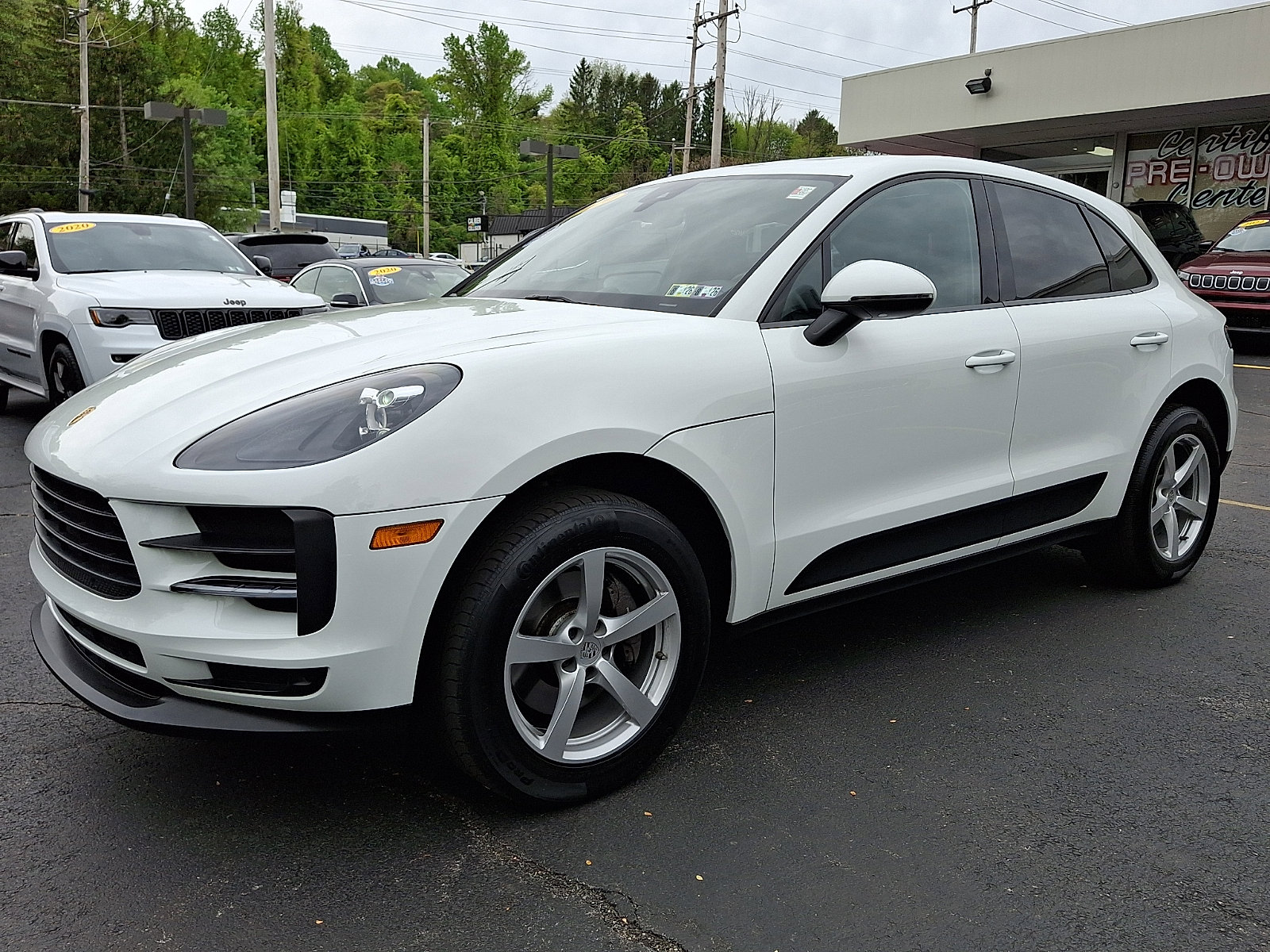 Used 2020 Porsche Macan AWD/4WD image 3