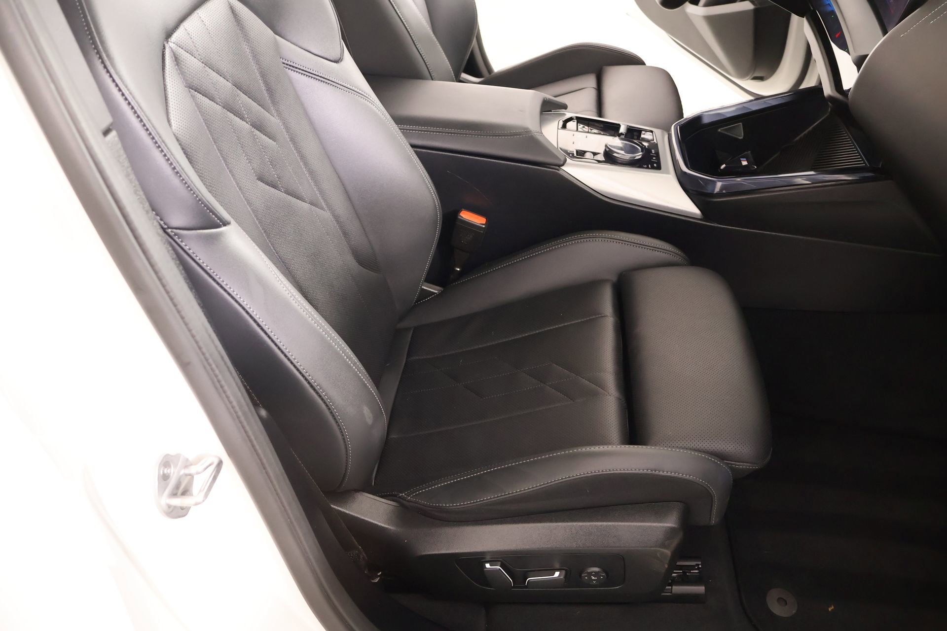 Used 2025 BMW X3 xDrive30i image 13