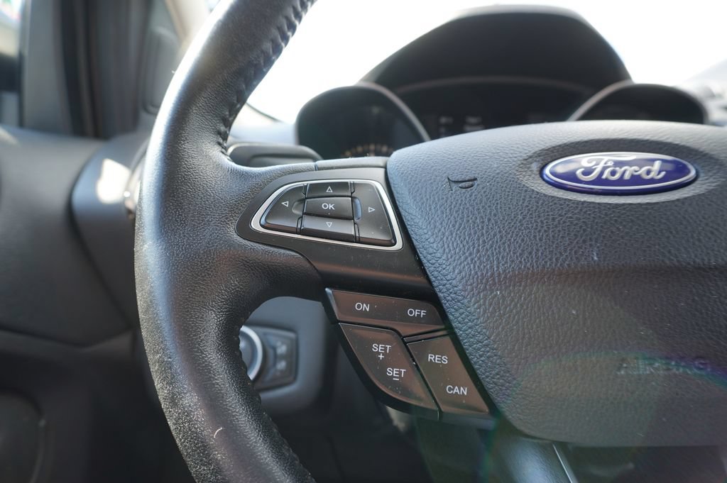 Used 2017 Ford Escape Titanium AWD/4WD image 19