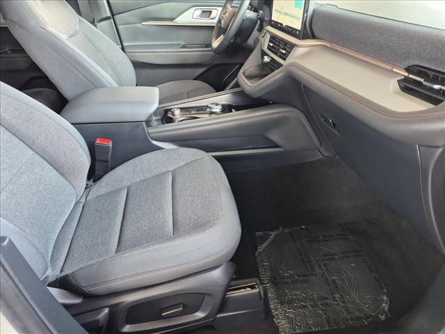 Used 2025 Ford Explorer Active RWD image 20