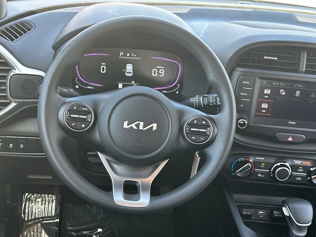 Used 2025 Kia Soul LX w/ LX Technology Package image 23