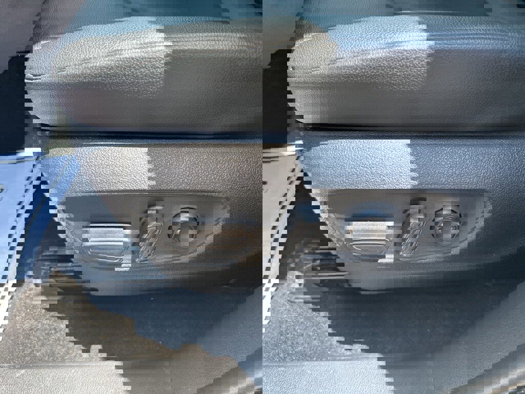 Used 2024 Toyota Highlander XLE image 20