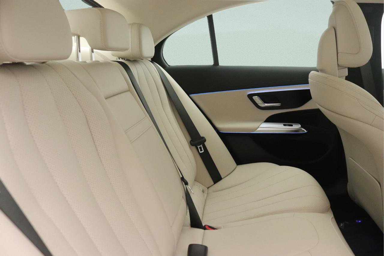 New 2026 Mercedes-Benz E 450 4MATIC Sedan image 8