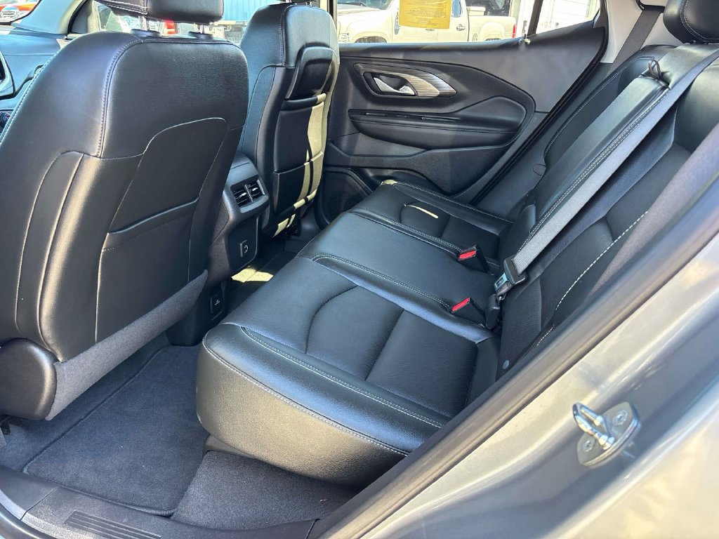 Used 2023 GMC Terrain SLT w/ Infotainment Package II AWD/4WD image 15