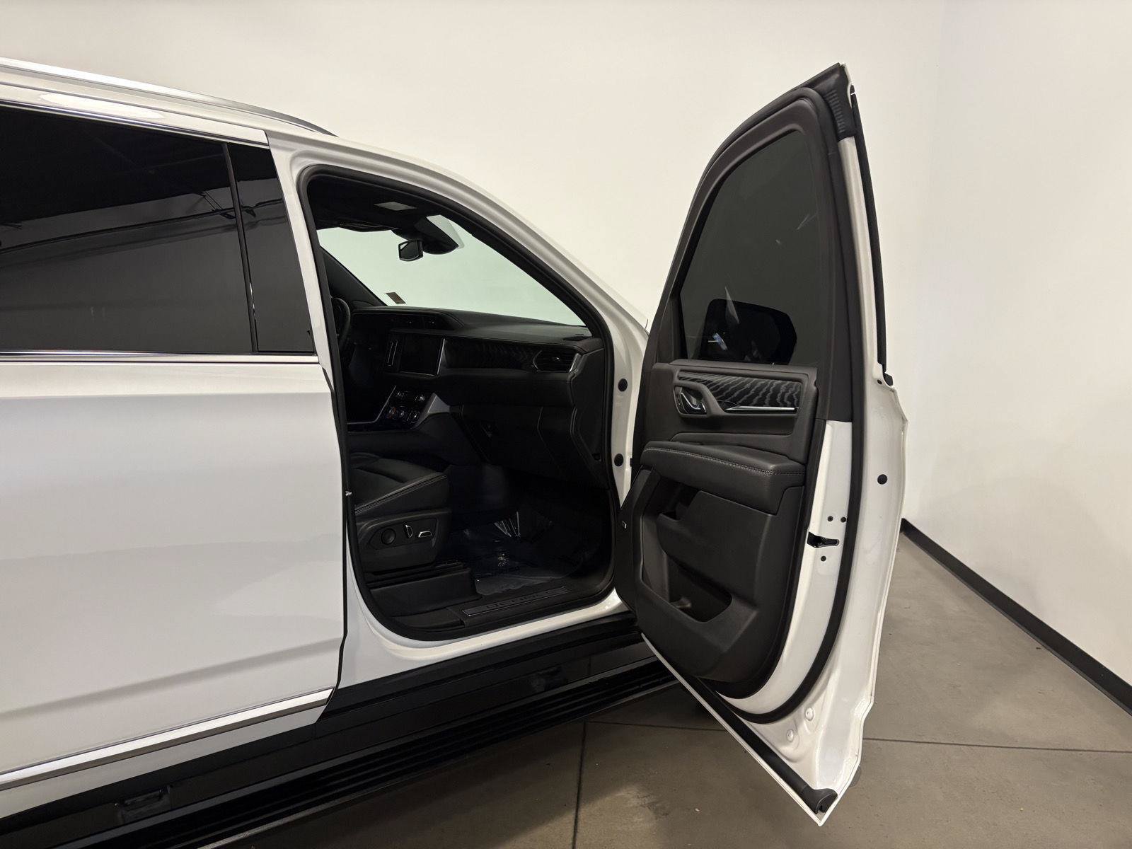 Used 2023 GMC Yukon Denali AWD/4WD image 58