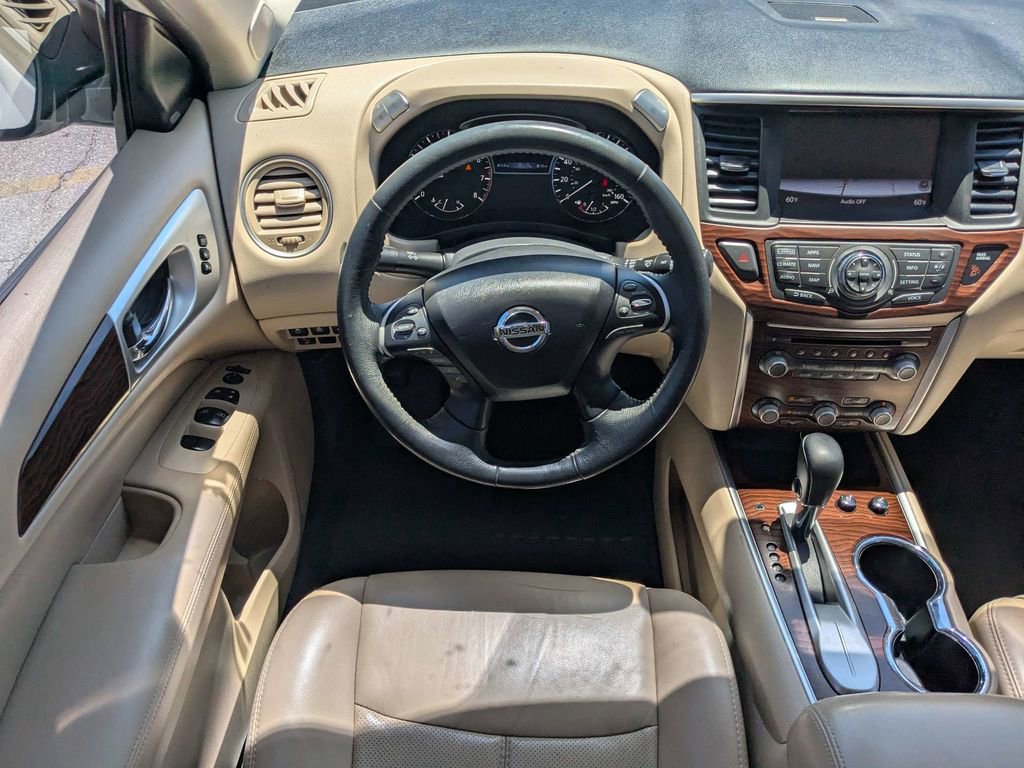Used 2017 Nissan Pathfinder Platinum FWD image 16