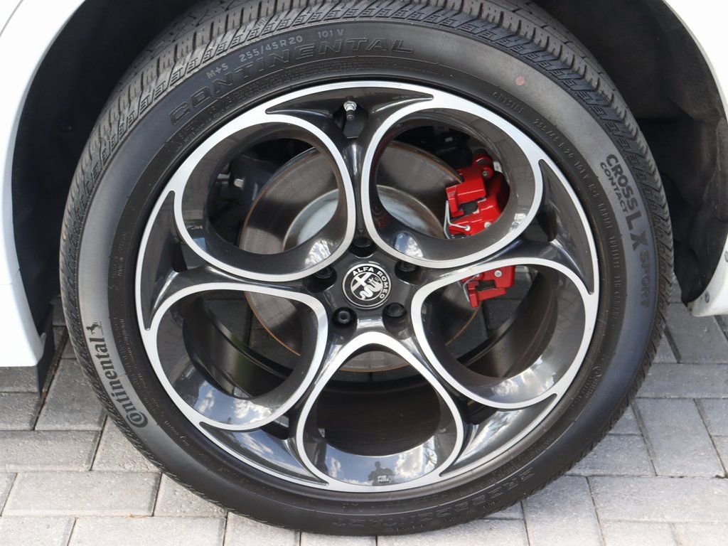 Used 2023 Alfa Romeo Stelvio Veloce image 44