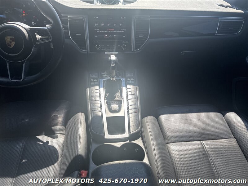 Used 2017 Porsche Macan AWD/4WD image 23