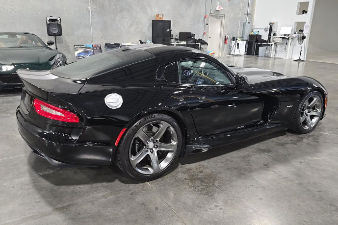 Used 2013 SRT Viper SRT-10 RWD image 2