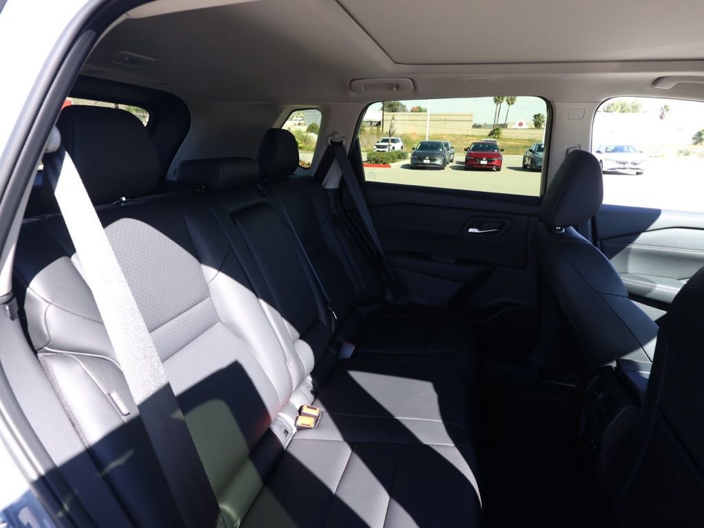 New 2026 Nissan Rogue Dark Armor image 18