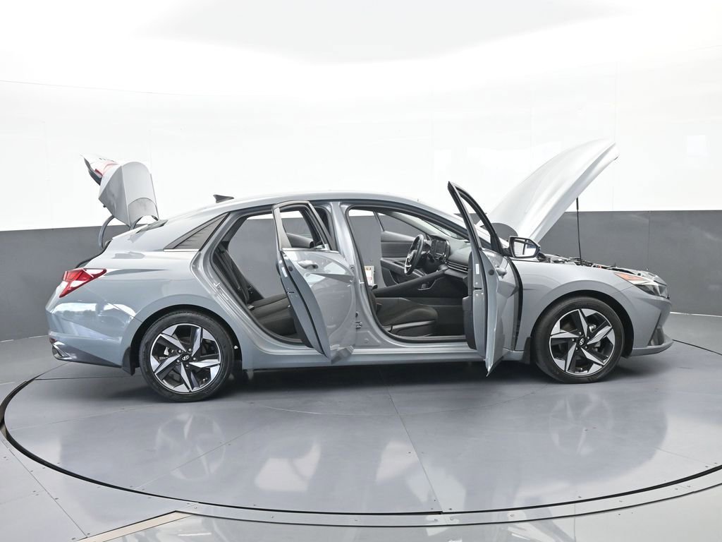 Used 2022 Hyundai Elantra SEL w/ Convenience + Premium Package FWD image 67