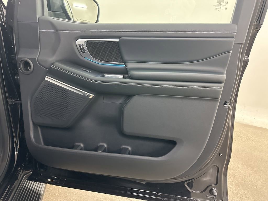 New 2026 Ford Expedition Platinum w/ Stealth Appearance Package image 17
