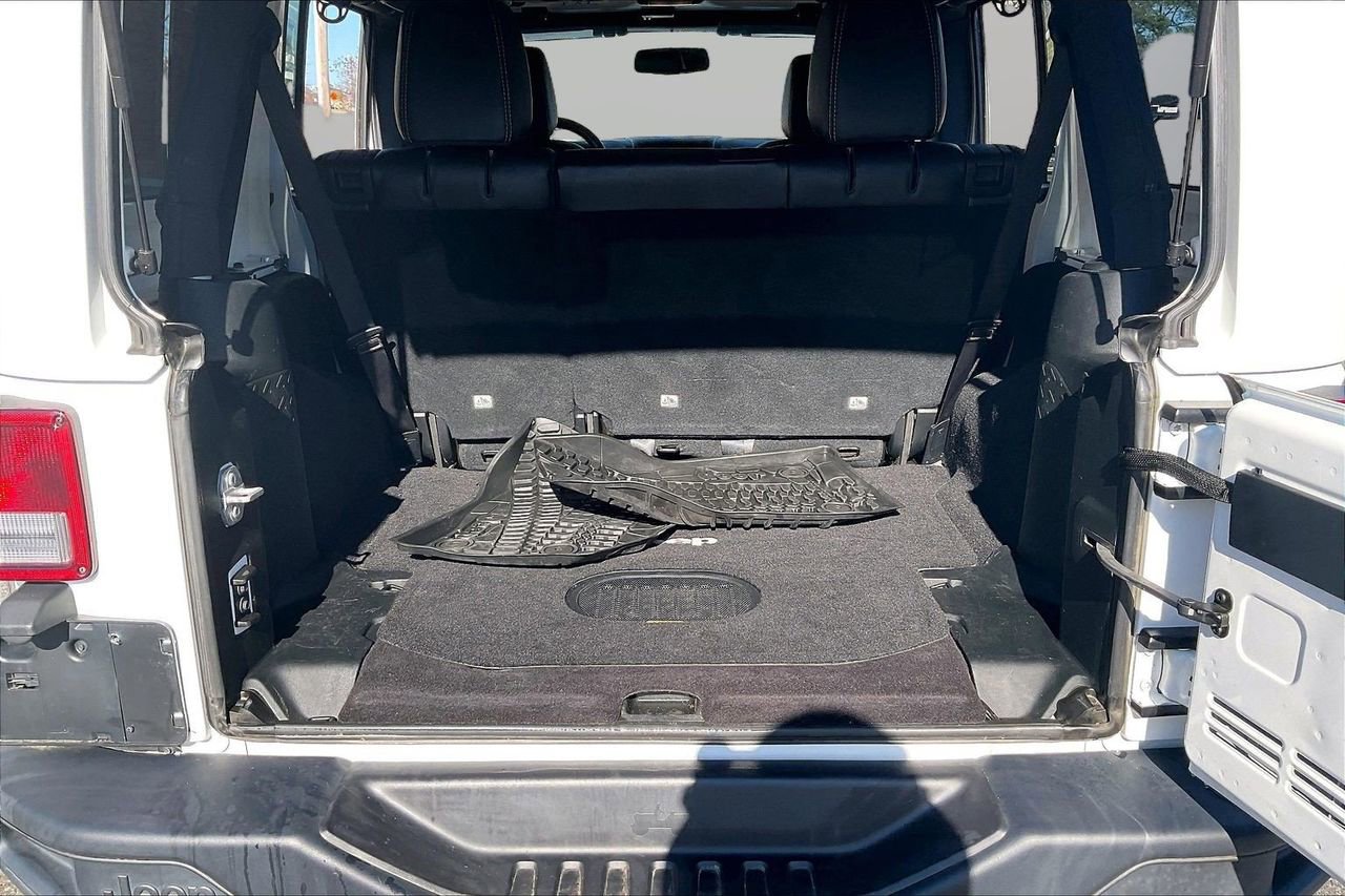 Certified 2017 Jeep Wrangler Unlimited Rubicon image 23