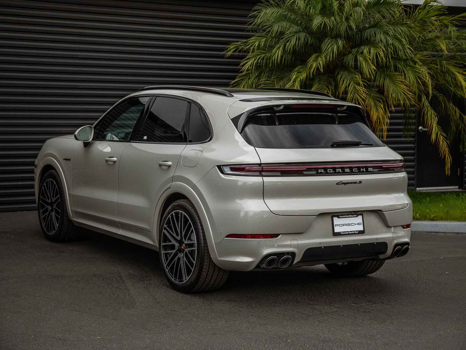 Certified 2026 Porsche Cayenne S AWD/4WD image 3