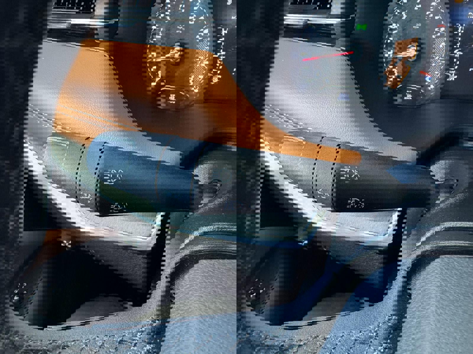 Used 2024 Jeep Compass Limited image 17