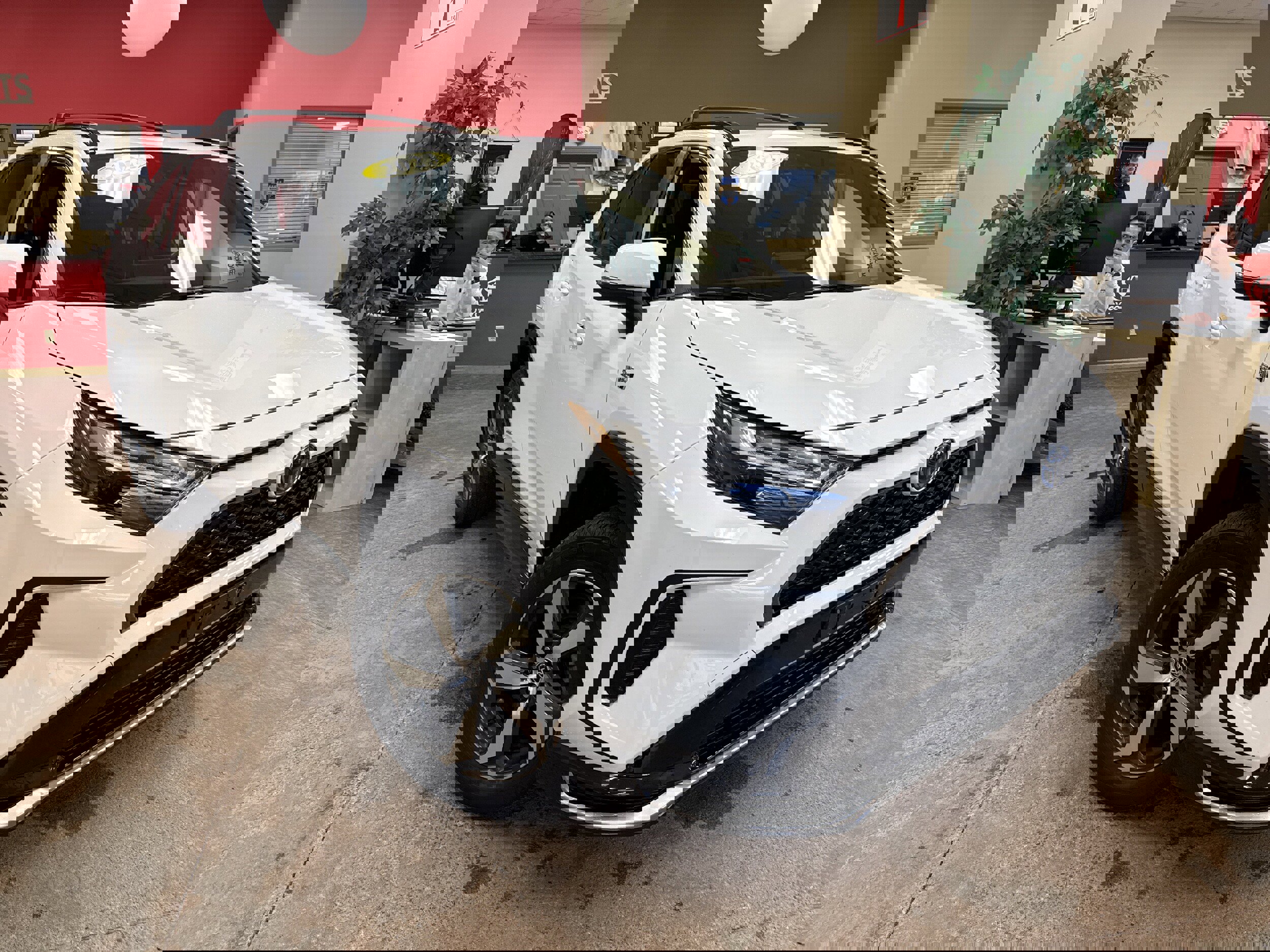 Used 2023 Toyota RAV4 SE w/ Weather & Moonroof Package