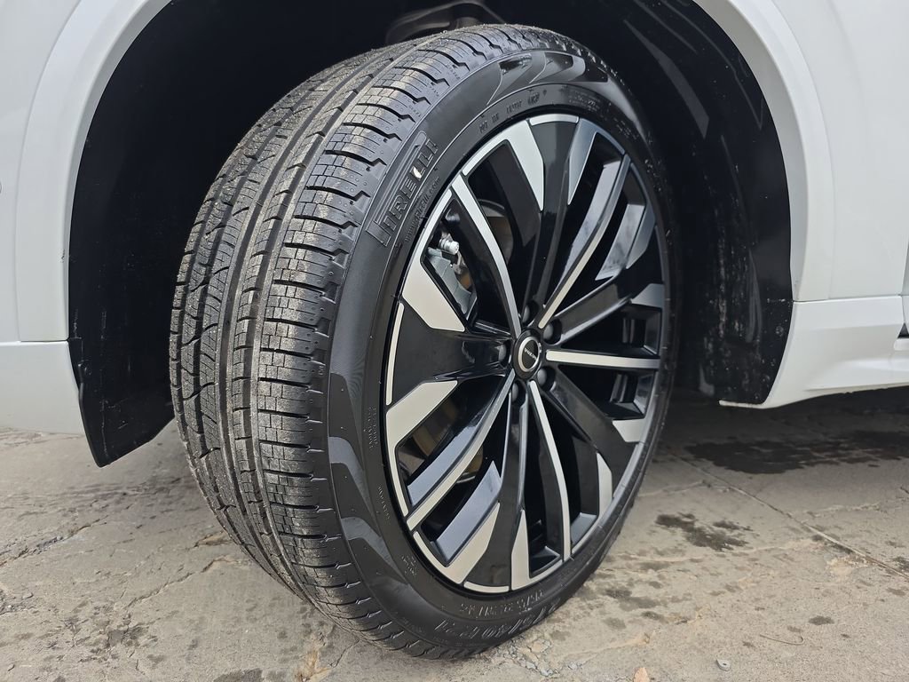 New 2026 Volvo XC90 B6 Ultra w/ Protection Package image 45