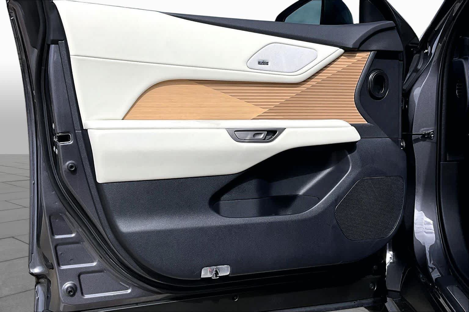 New 2026 Lexus ES 350e w/ Executive Package FWD image 10