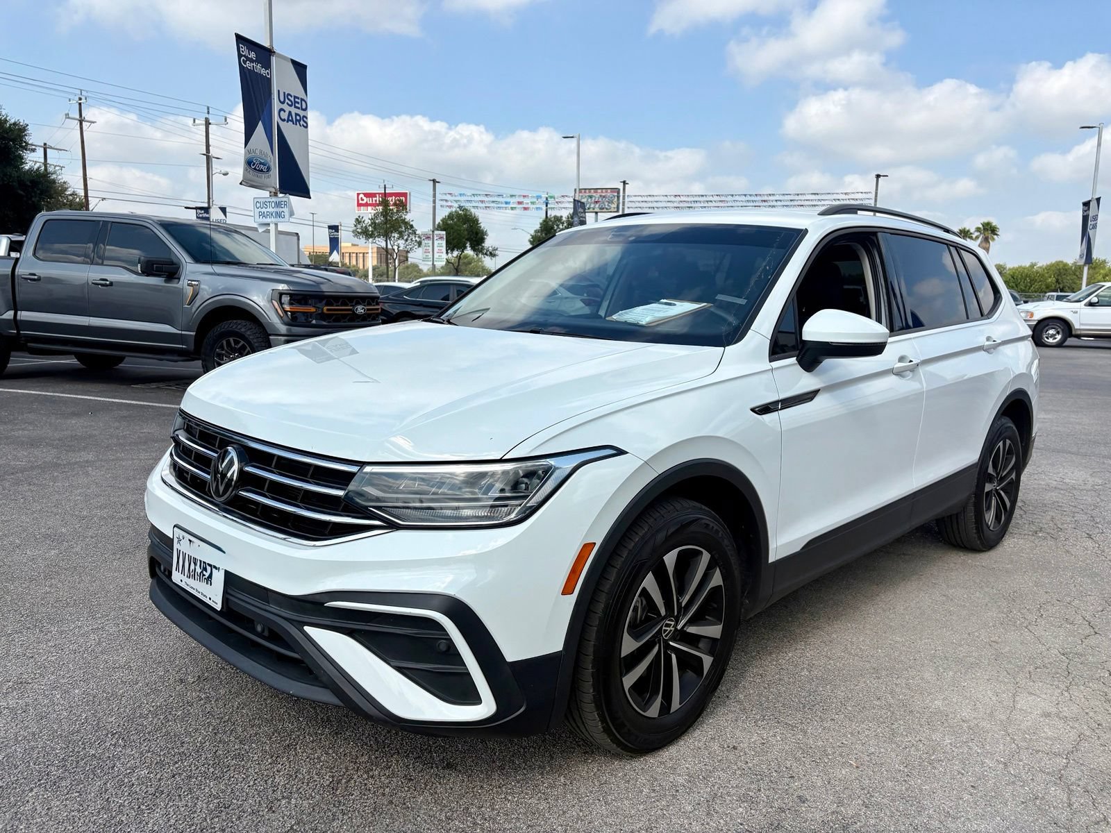 Used 2023 Volkswagen Tiguan S FWD image 5
