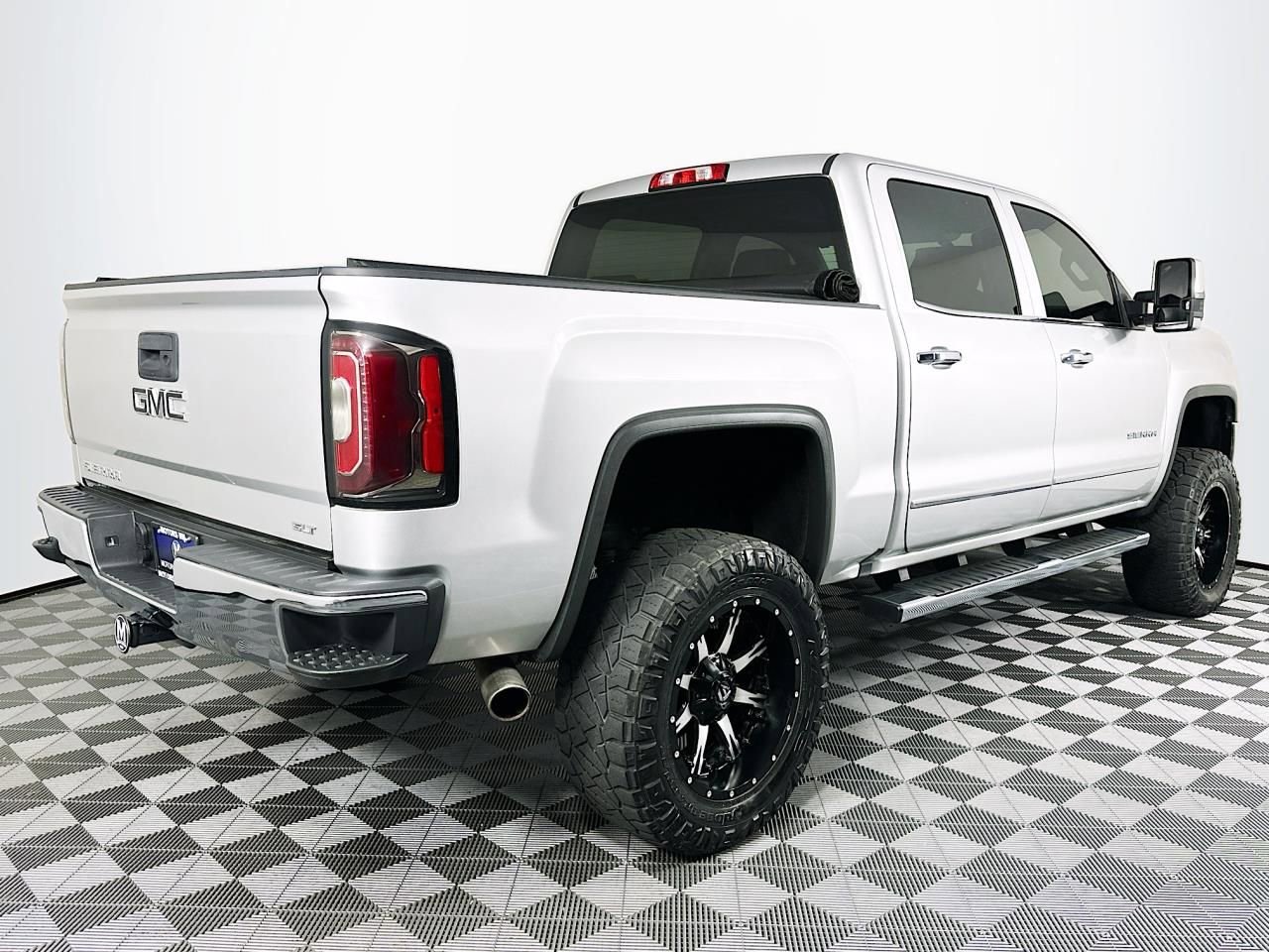 Used 2018 GMC Sierra 1500 SLT w/ SLT Premium Package AWD/4WD image 27