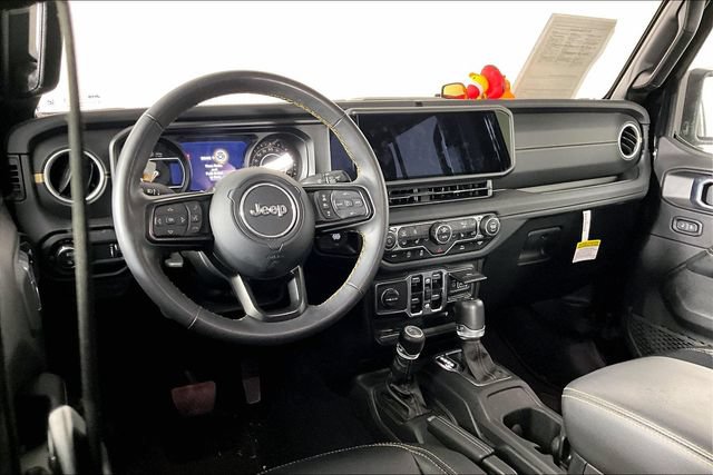 Used 2024 Jeep Gladiator Sport AWD/4WD image 3