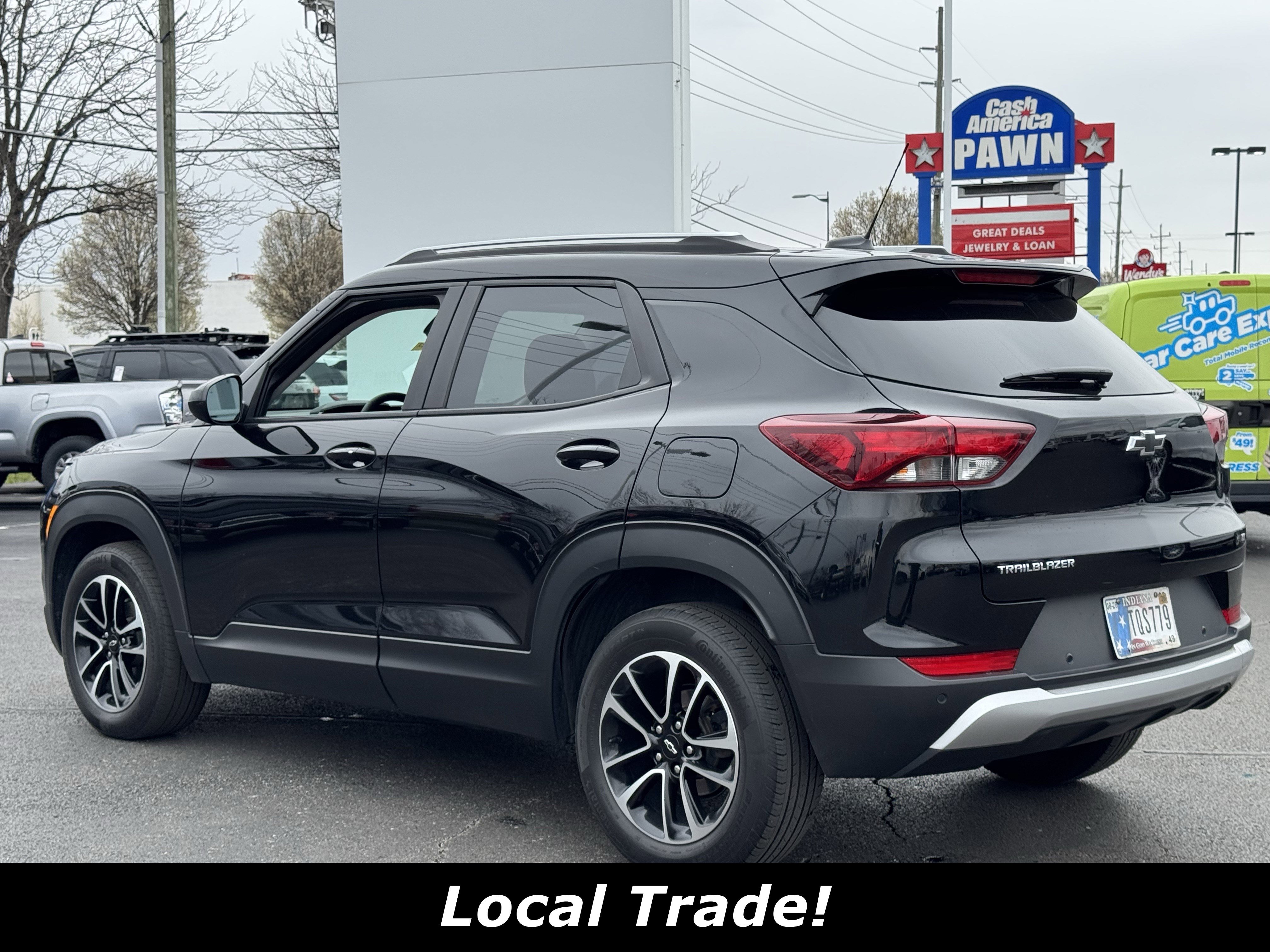 Used 2024 Chevrolet TrailBlazer LT w/ LT Cold Weather Package image 2