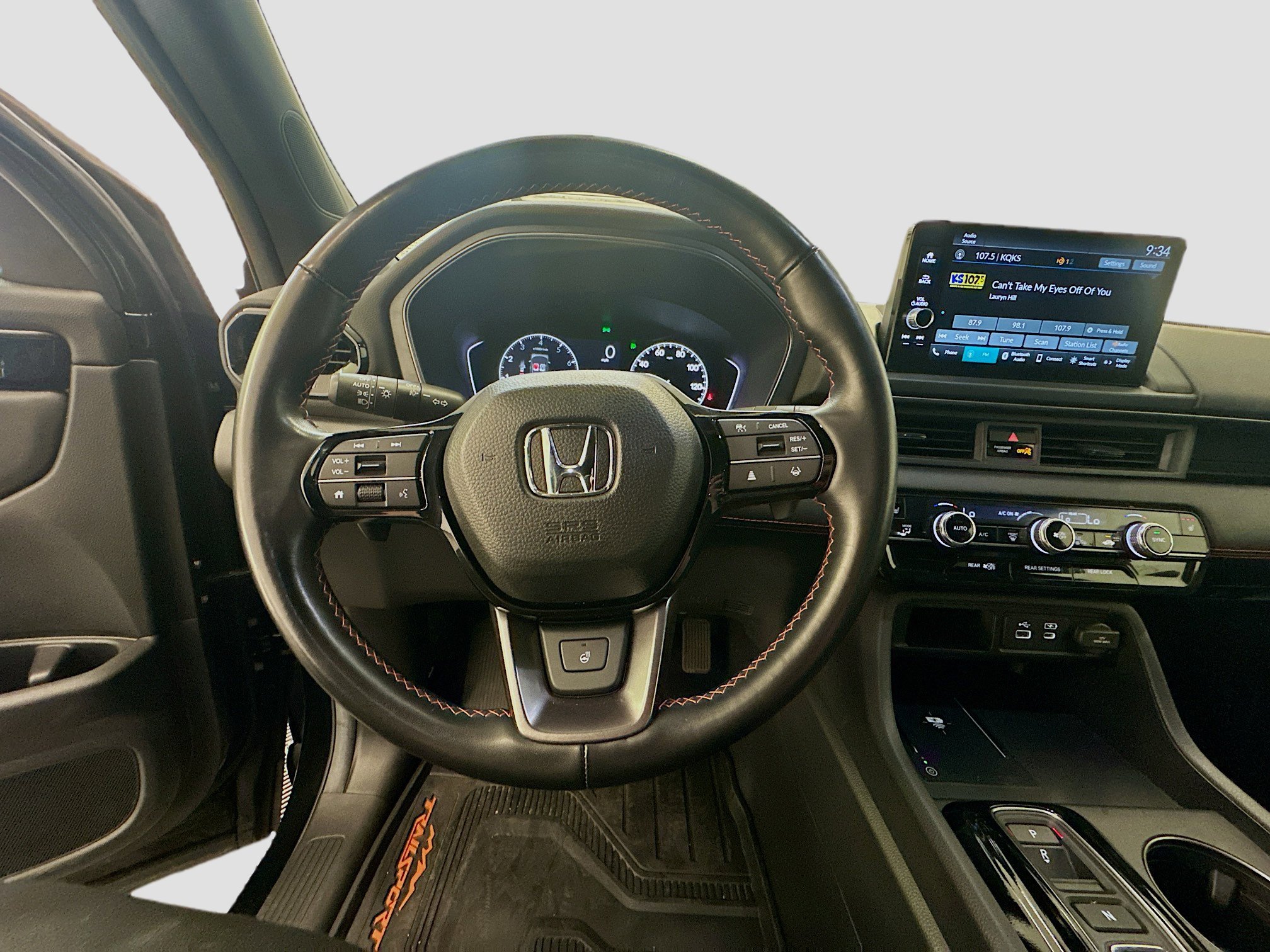 Used 2025 Honda Pilot TrailSport image 18