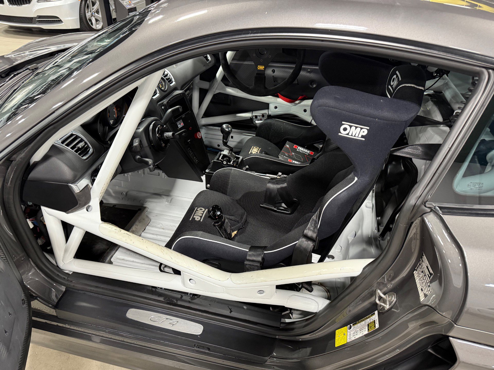 Used 2016 Porsche Cayman GT4 image 18