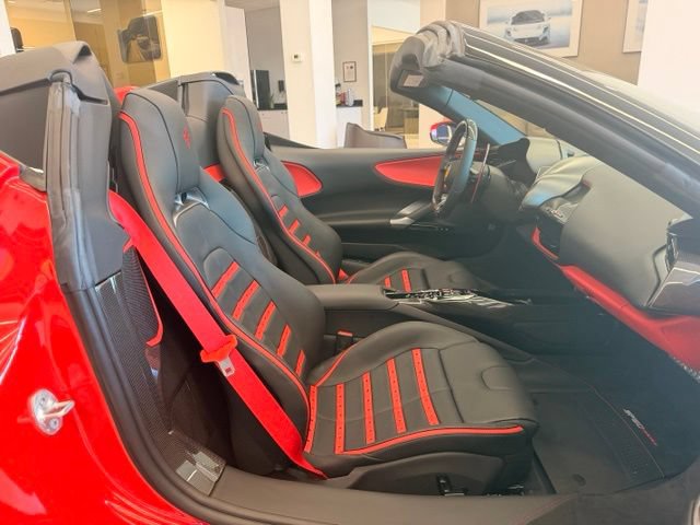 Used 2023 Ferrari SF90 Spider AWD/4WD image 17