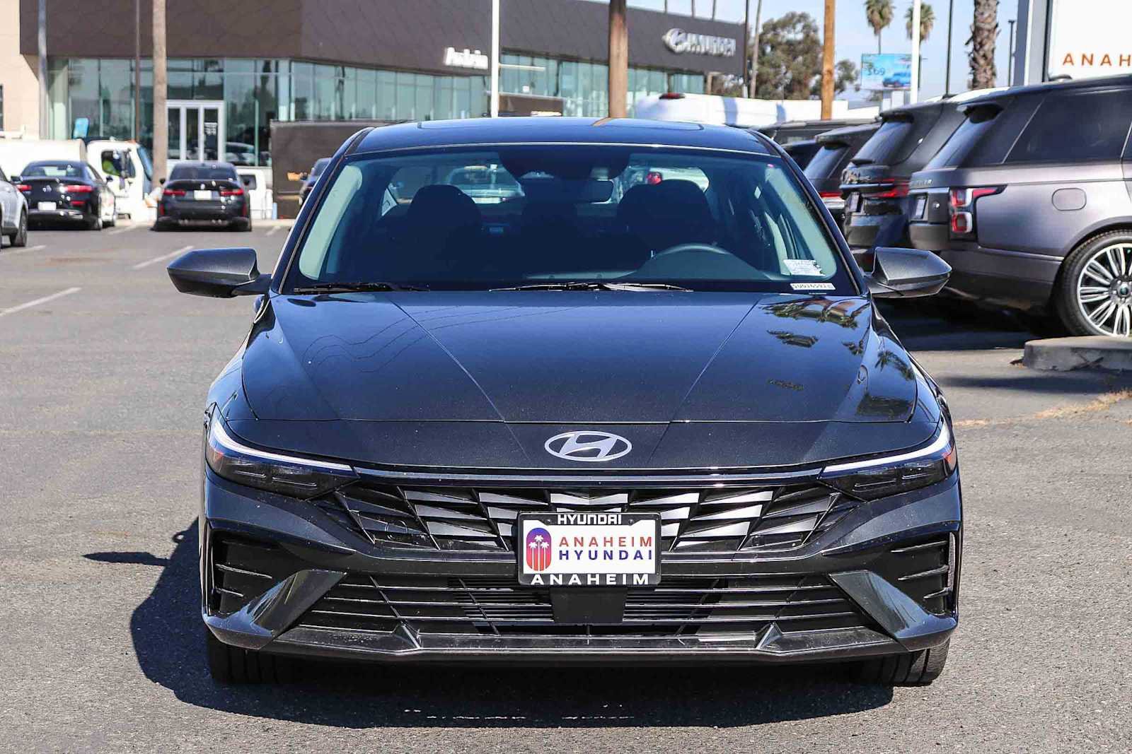New 2025 Hyundai Elantra SEL image 2