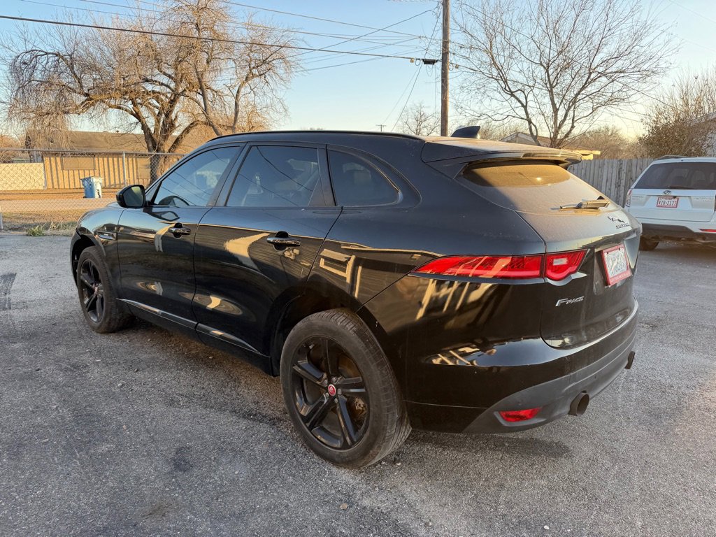 Used 2017 Jaguar F-PACE R-Sport image 22