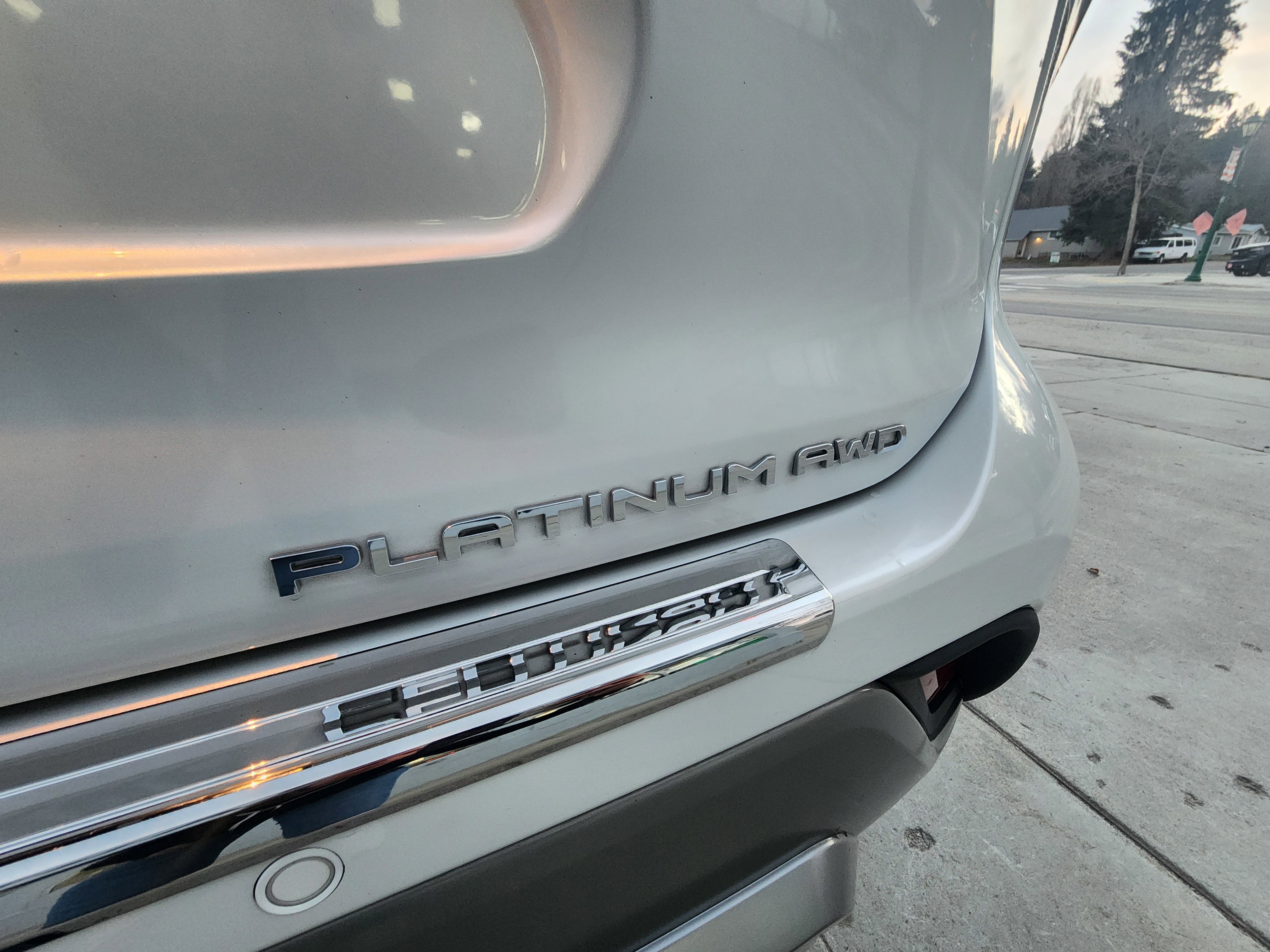 Used 2024 Toyota Highlander Platinum image 23