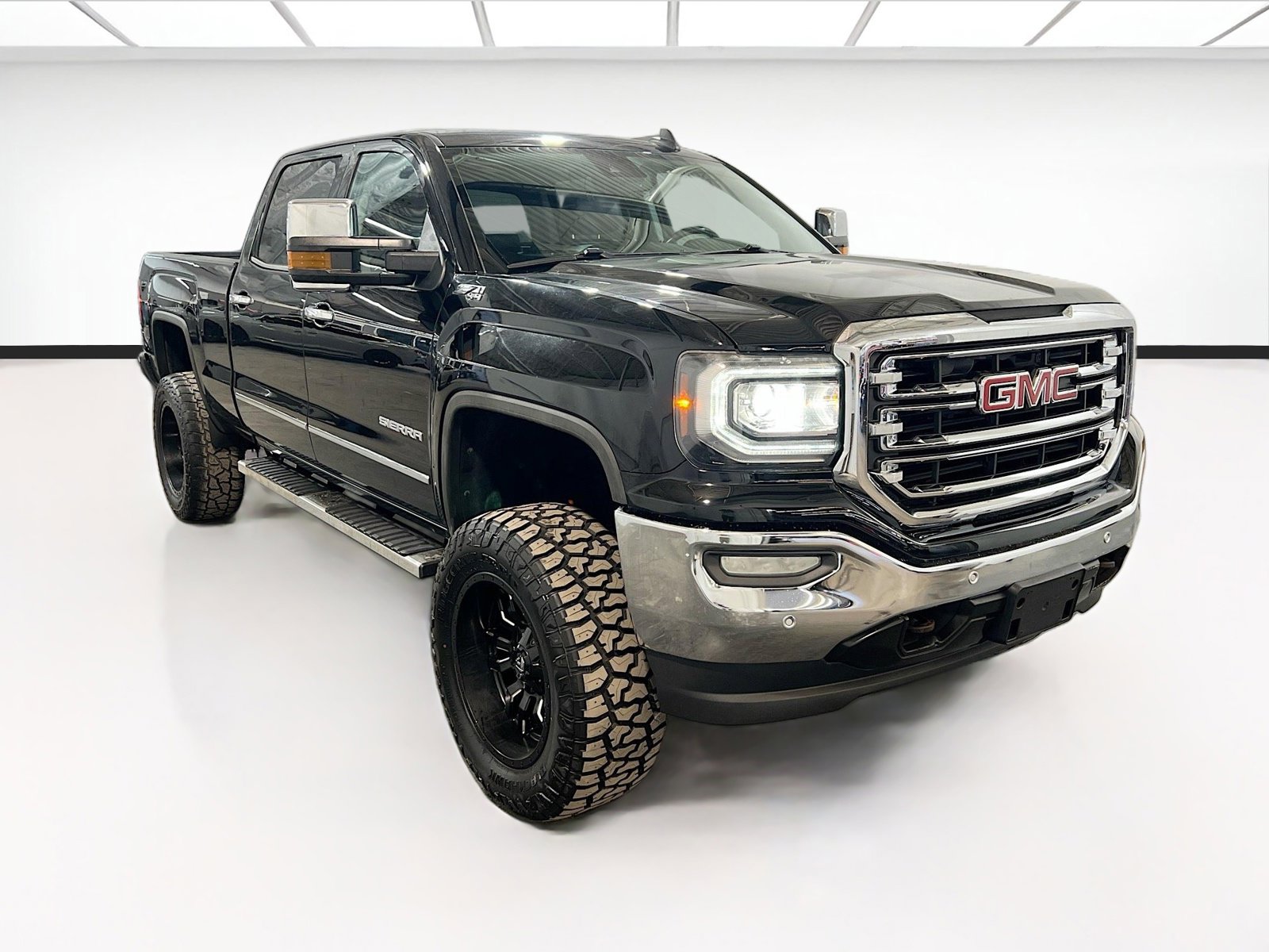 Used 2017 GMC Sierra 1500 SLT w/ SLT Premium Package image 4